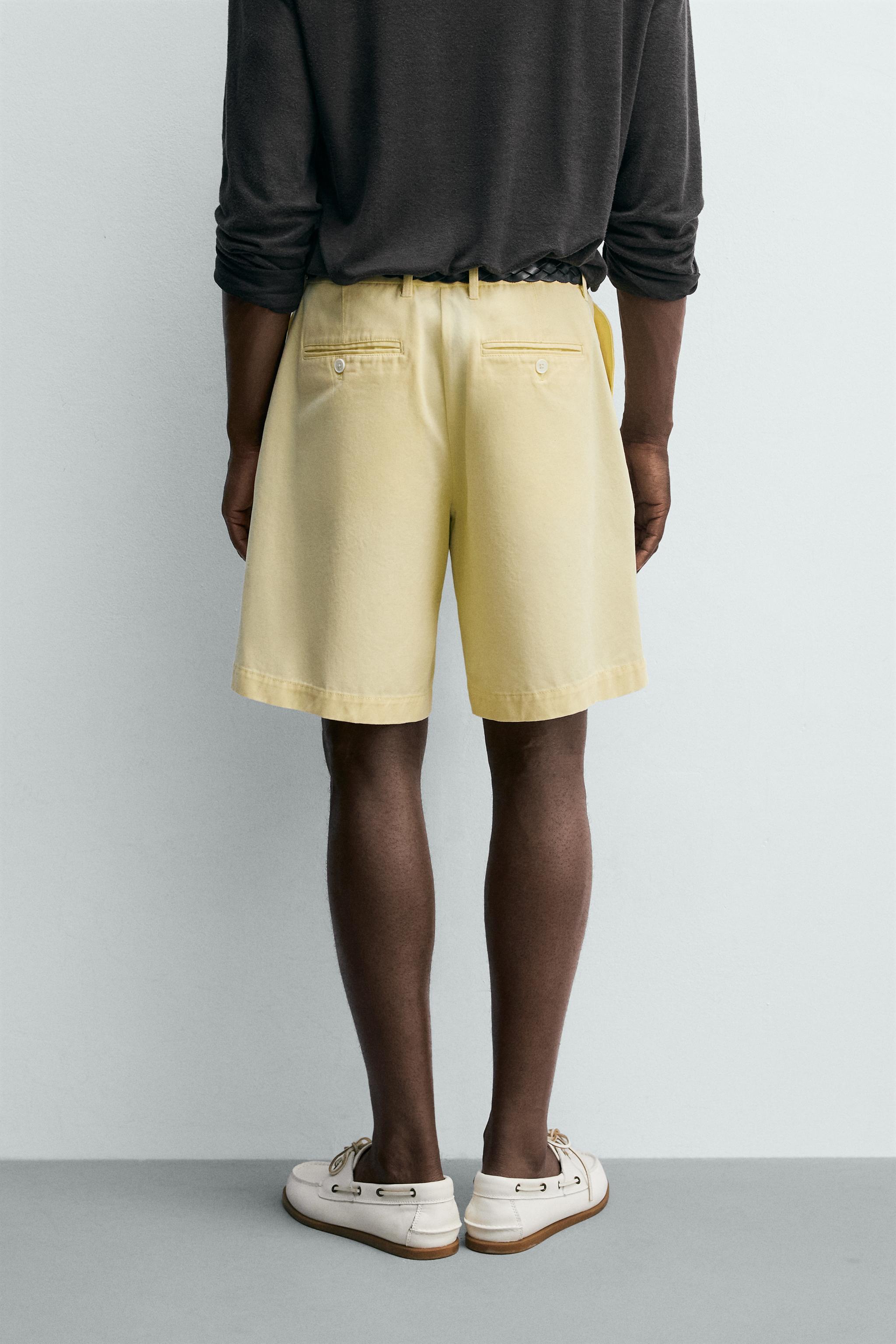 RELAXED FIT PLEATED SHORTS